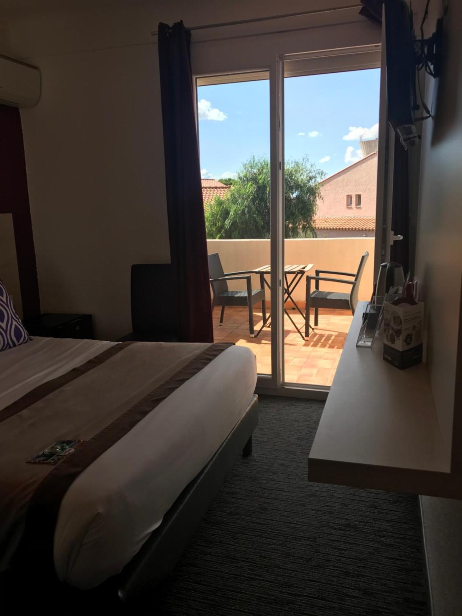 Le Regina Hotel Et Restaurant Canet-Plage Bagian luar foto