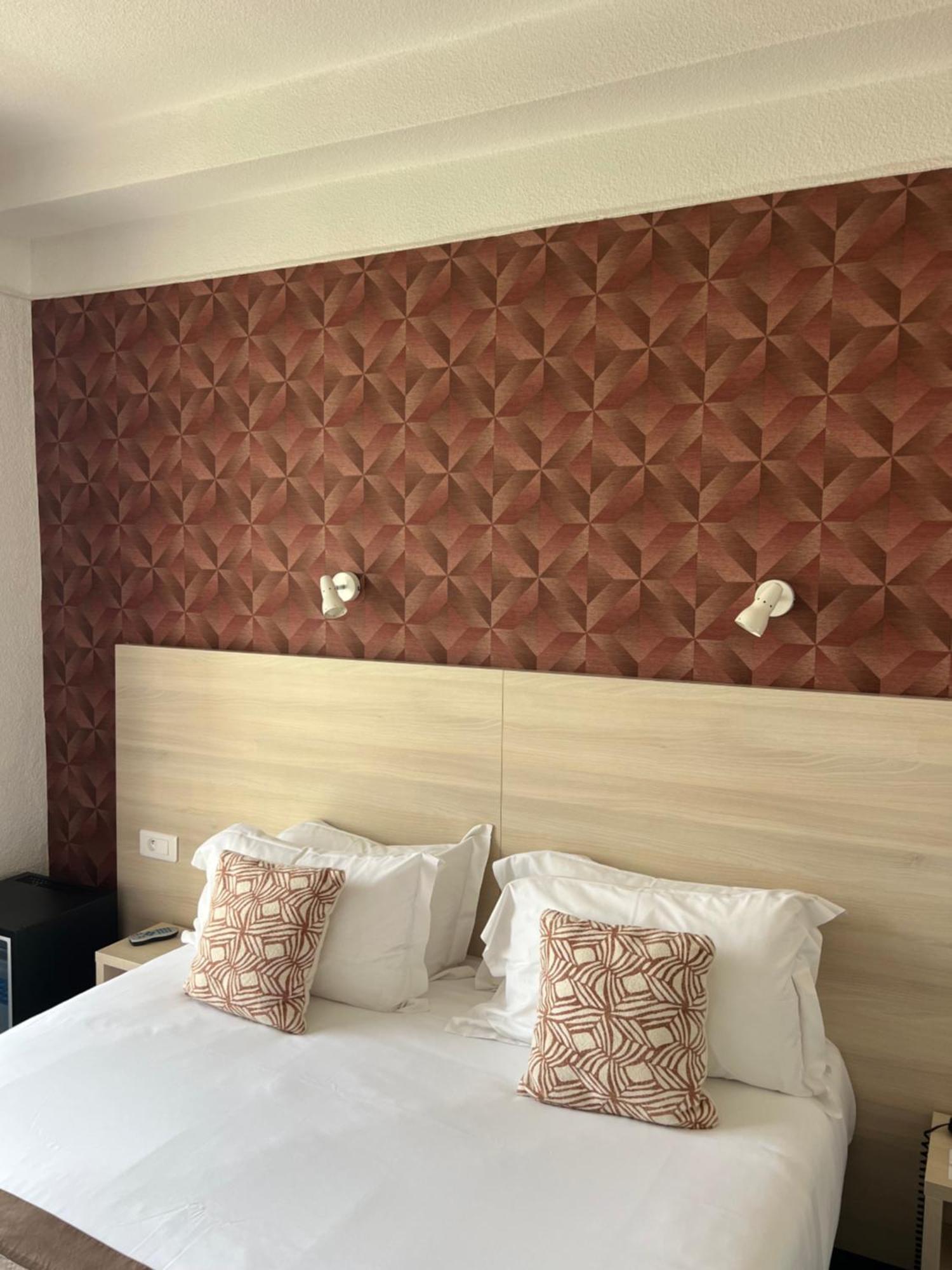 Le Regina Hotel Et Restaurant Canet-Plage Bagian luar foto