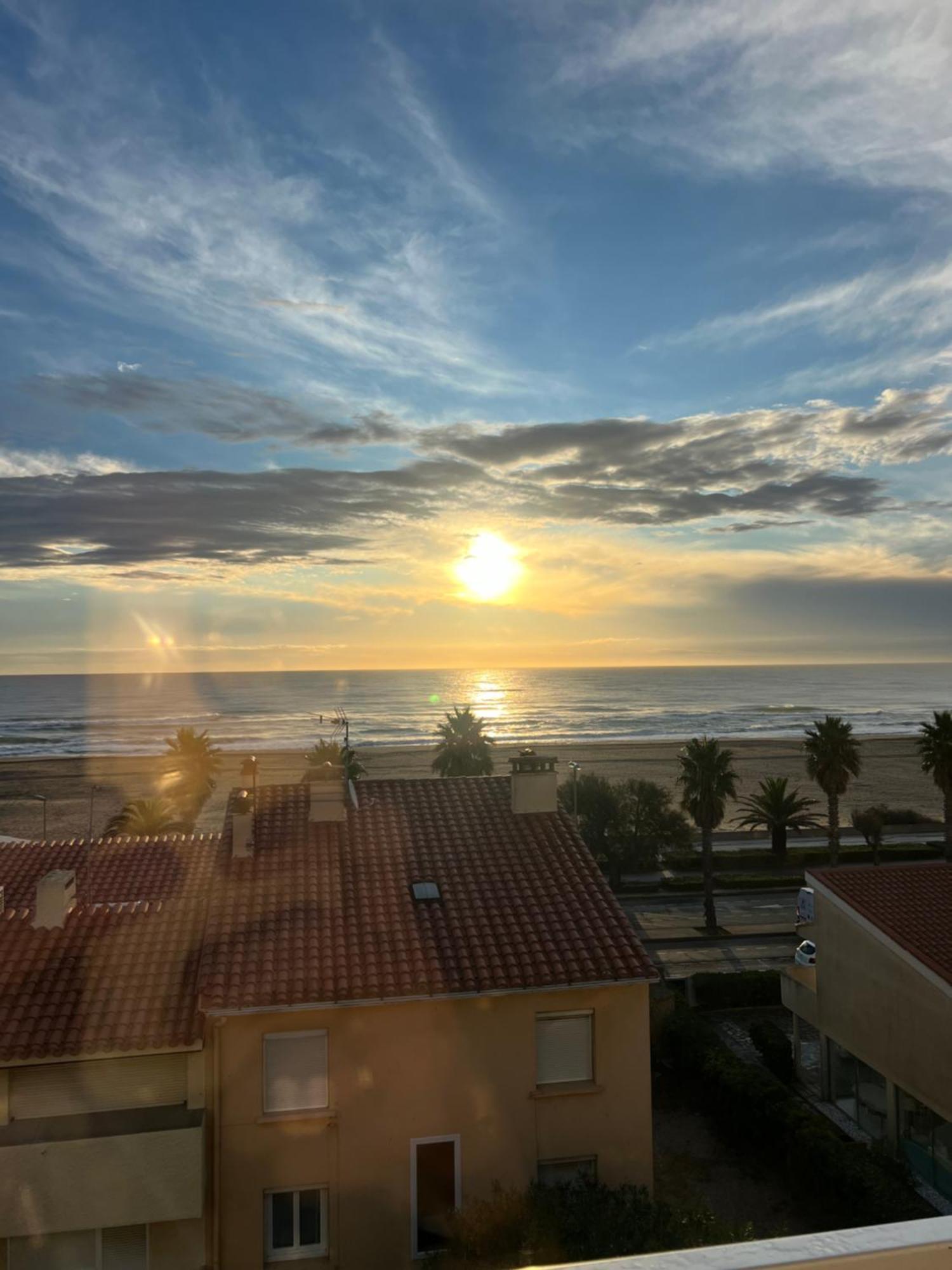 Le Regina Hotel Et Restaurant Canet-Plage Bagian luar foto
