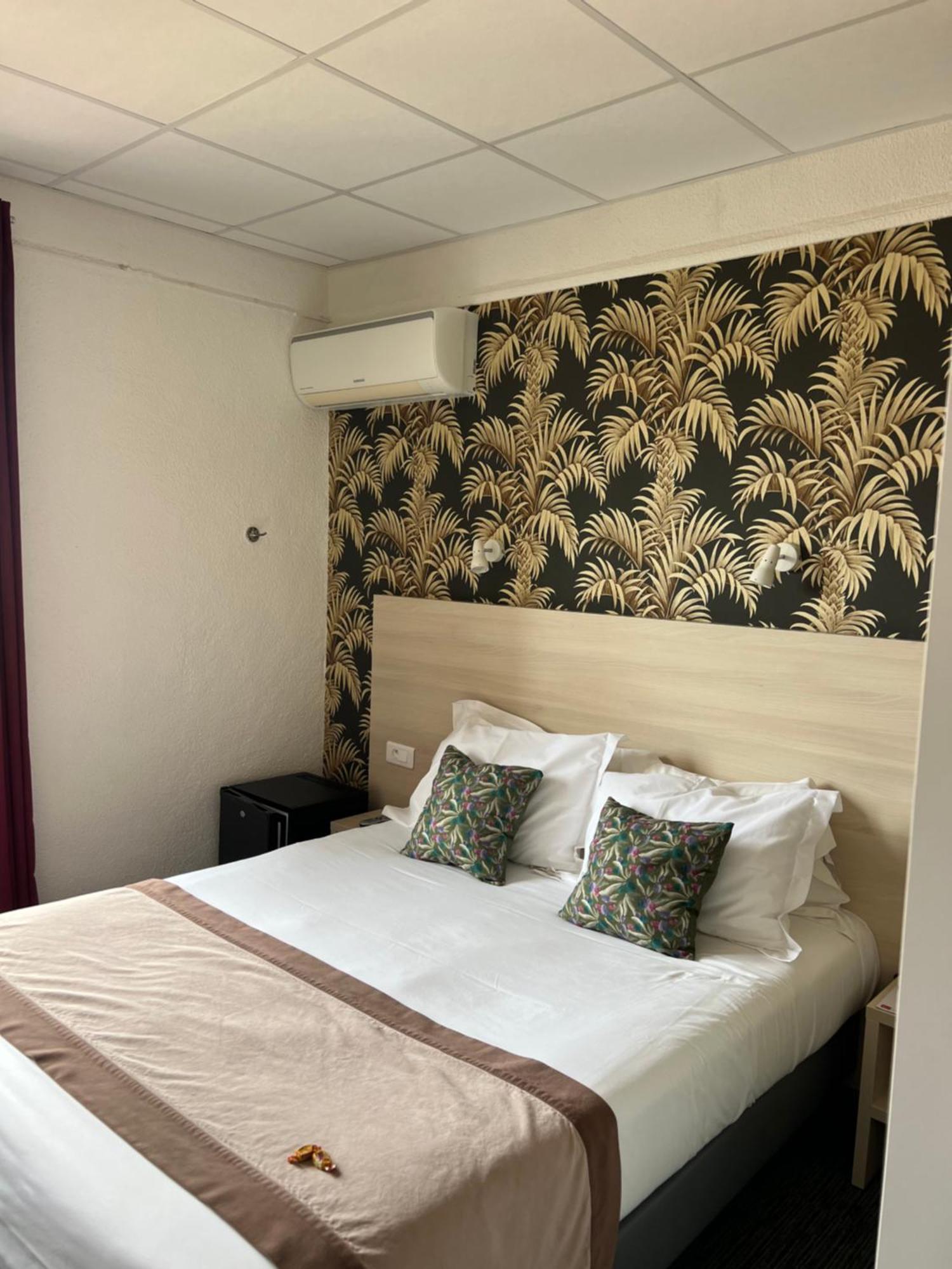 Le Regina Hotel Et Restaurant Canet-Plage Bagian luar foto