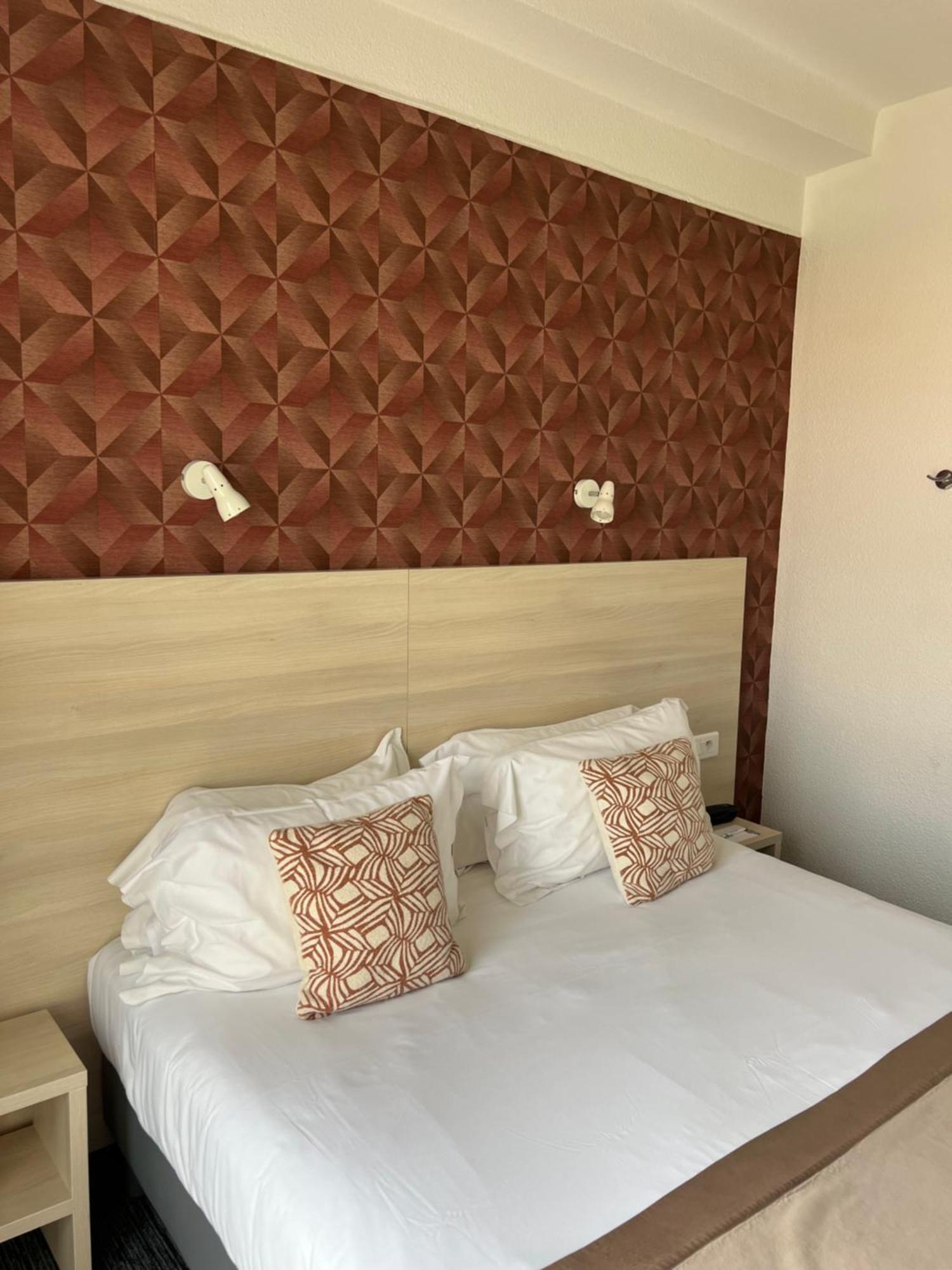 Le Regina Hotel Et Restaurant Canet-Plage Bagian luar foto